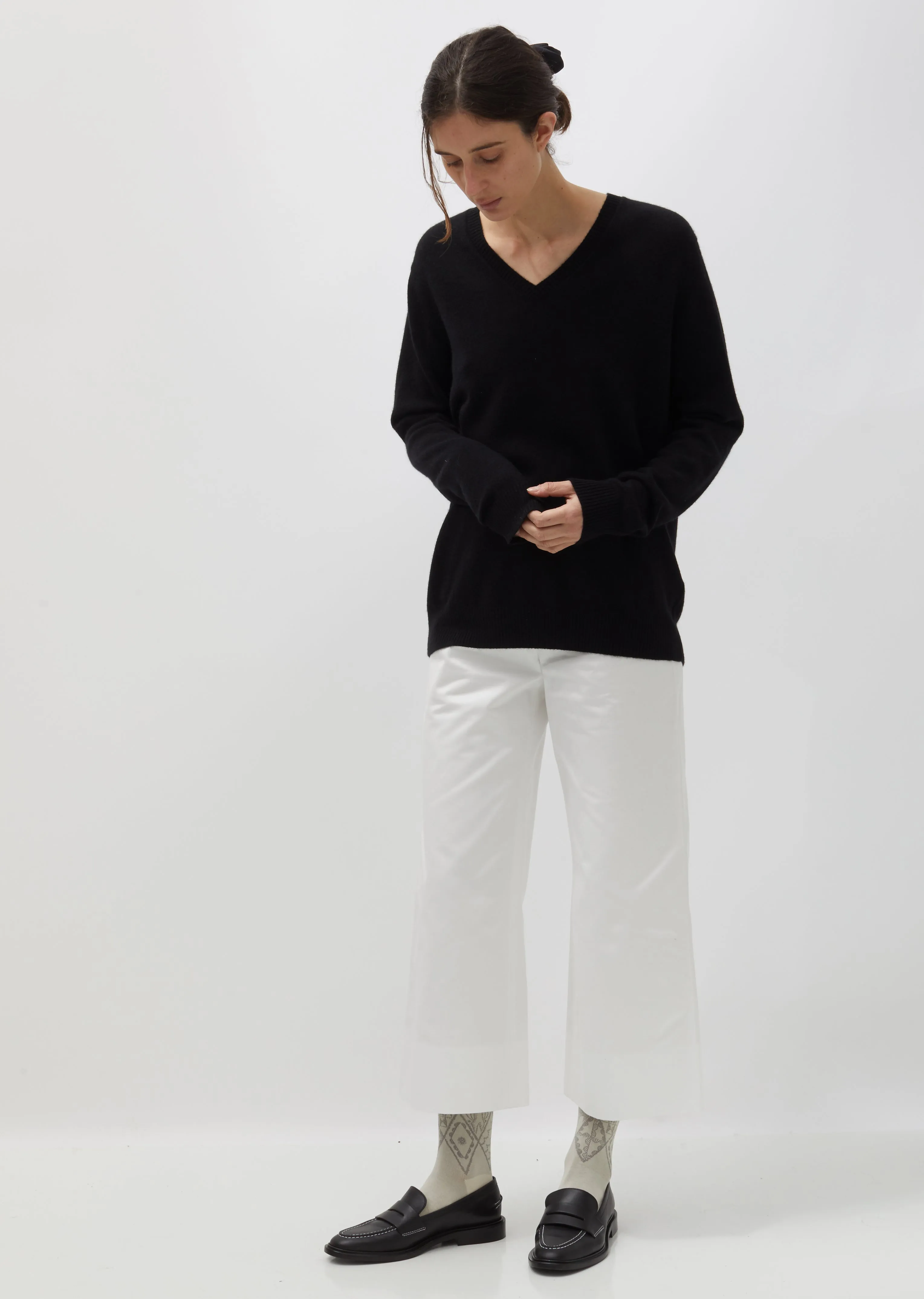 Classic Cashmere Col V-Neck Sweater