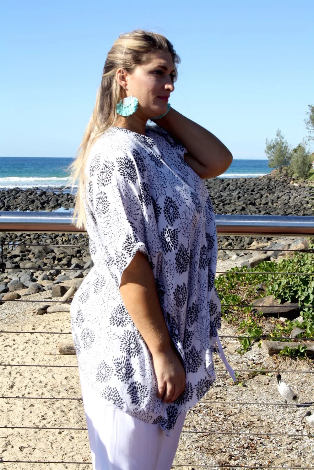 Short Kaftan Black And White Flower