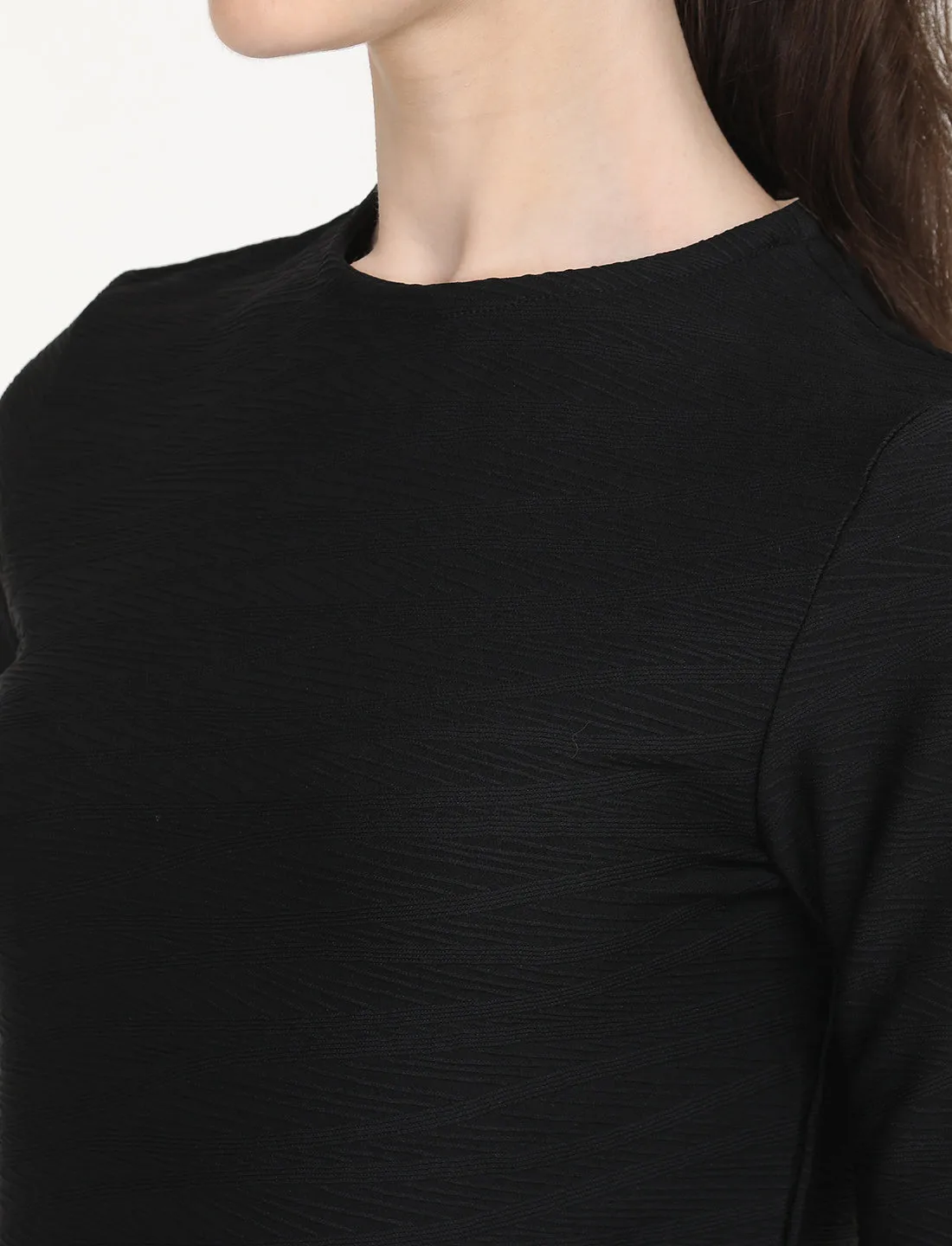 Women's Solid Black Round Neck Sweater